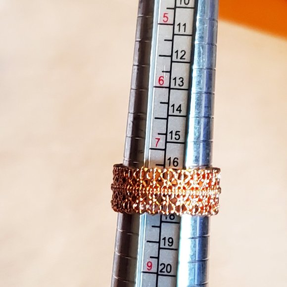 Size 8 Rose Gold Tone Intricate Pattern Wide Open Ring - Picture 4 of 4